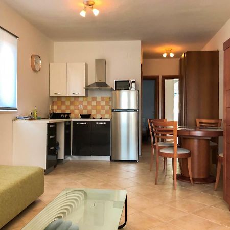 Mr. Hall Apartments Barbat na Rabu Bagian luar foto