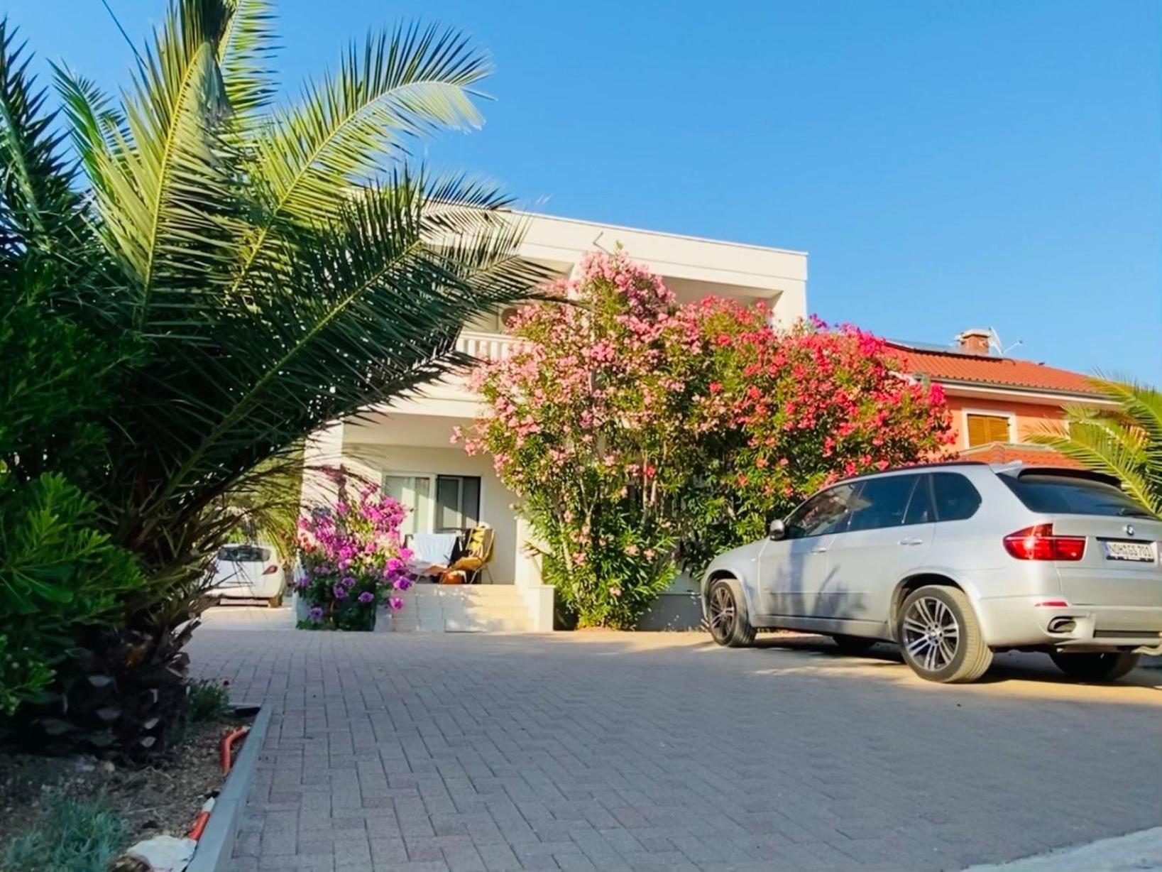 Mr. Hall Apartments Barbat na Rabu Bagian luar foto