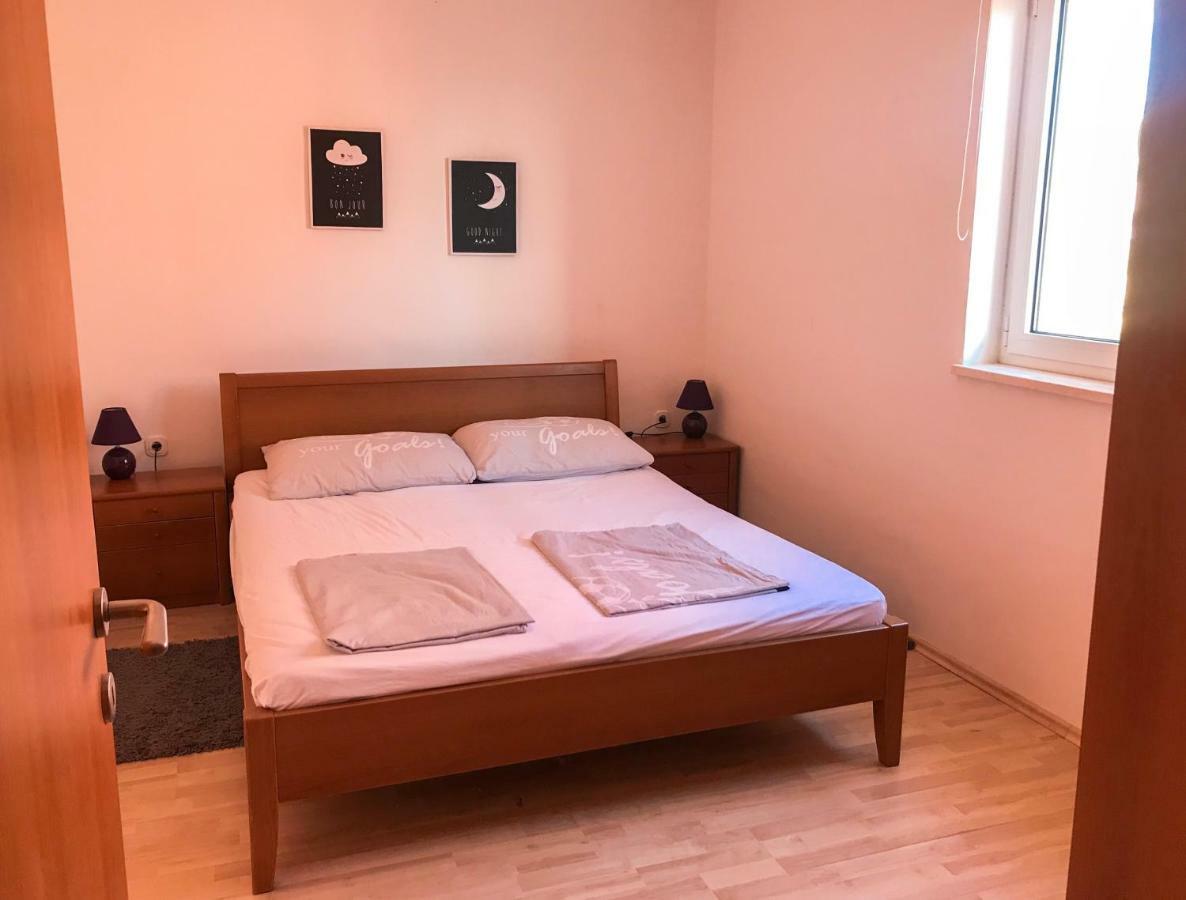 Mr. Hall Apartments Barbat na Rabu Bagian luar foto